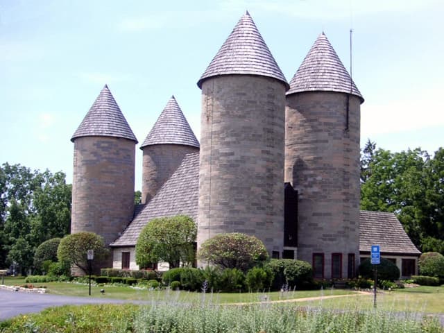 Inverness, Illinois, a Cook County community where we plan retirements for North Shore families