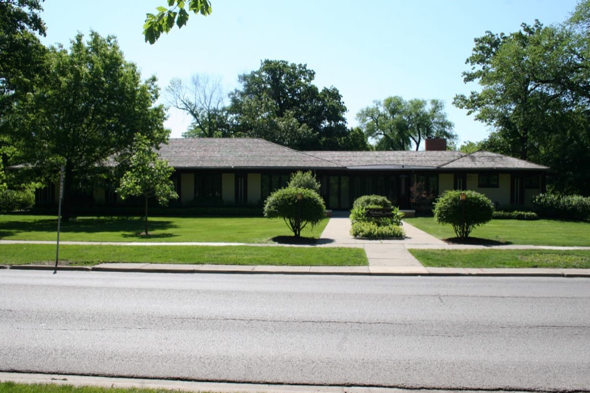 Kenilworth, Illinois, one of the Chicago Northern Suburbs communities where we have been planning retirements for Cook County families since 1977