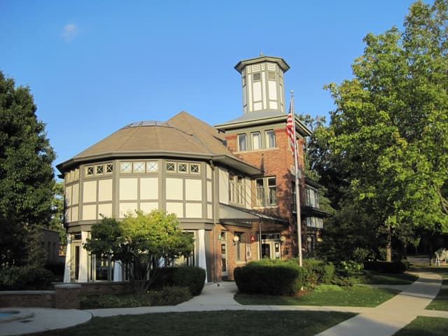 Lake Bluff, Illinois, a Lake County community where we plan retirements for North Shore families